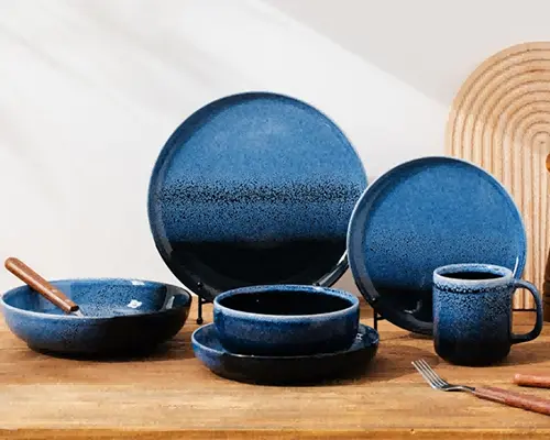 इस छोटे से स्थान में, समय की कोमलता धुंधली है