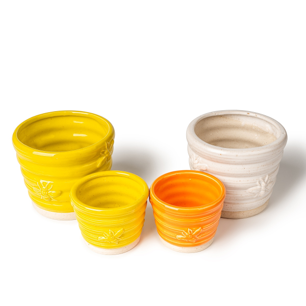 क्या आप अपना स्थान और उपहार देने का अनुभव बढ़ाना चाहते हैं? मनमोहक मधुमक्खी विवरण के साथ इस मोम सिरेमिक मोमबत्ती जार को आज़माएँ!