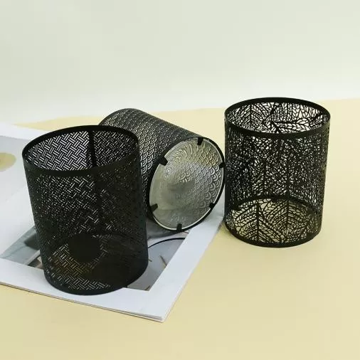 काली धातु मोमबत्ती धारक काली धातु मोमबत्ती धारक