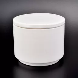 पारंपरिक सिरेमिक मोमबत्ती धारक